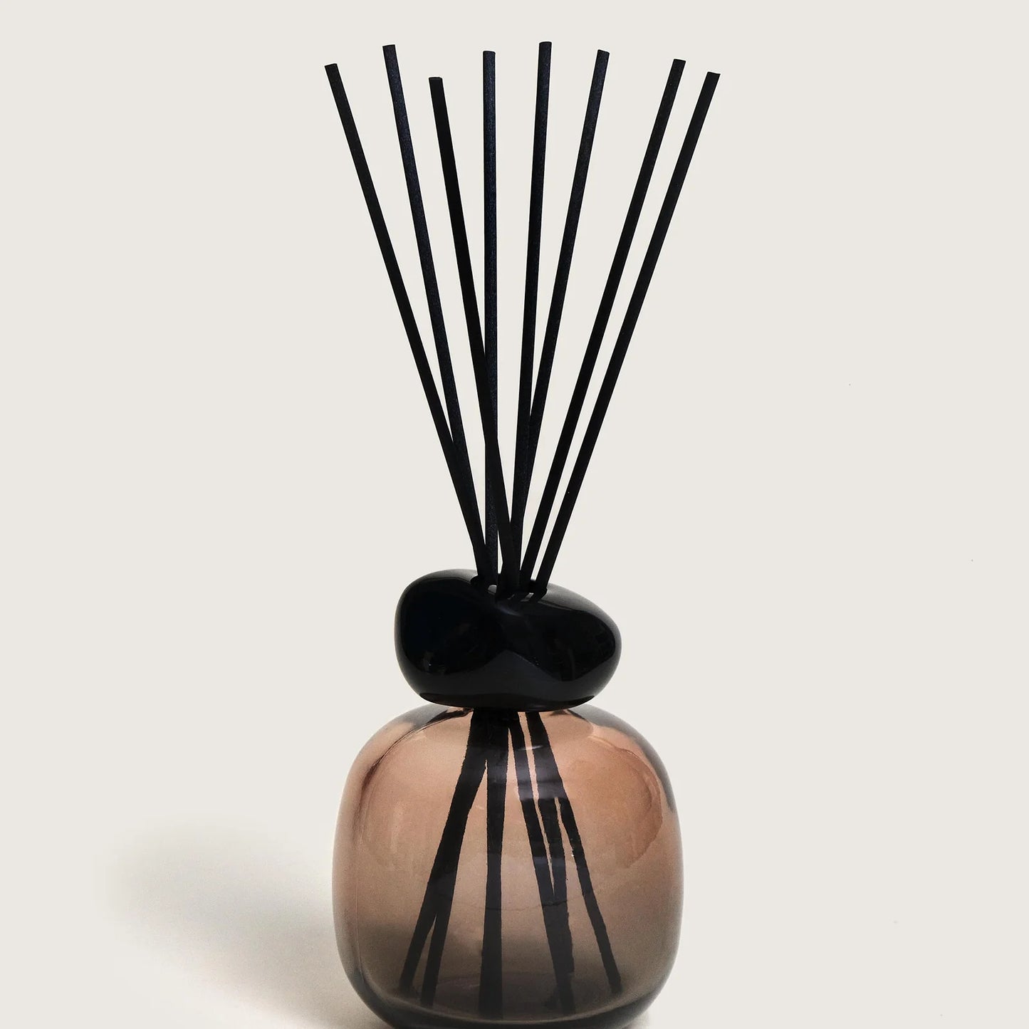 BOUQUET PERFUMADO MINÉRAL NEGRO - Aroma cítrico con un toque de vainilla