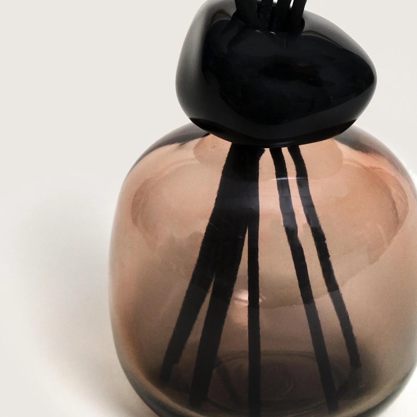 BOUQUET PERFUMADO MINÉRAL NEGRO - Aroma cítrico con un toque de vainilla
