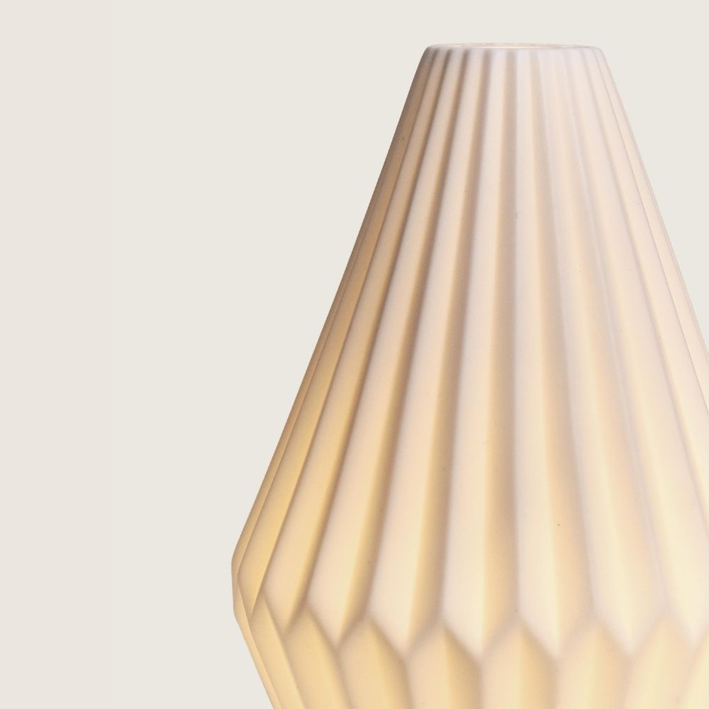 DIFUSOR ELÉCTRICO CONE- Poussière d'Ambre (vainilla)